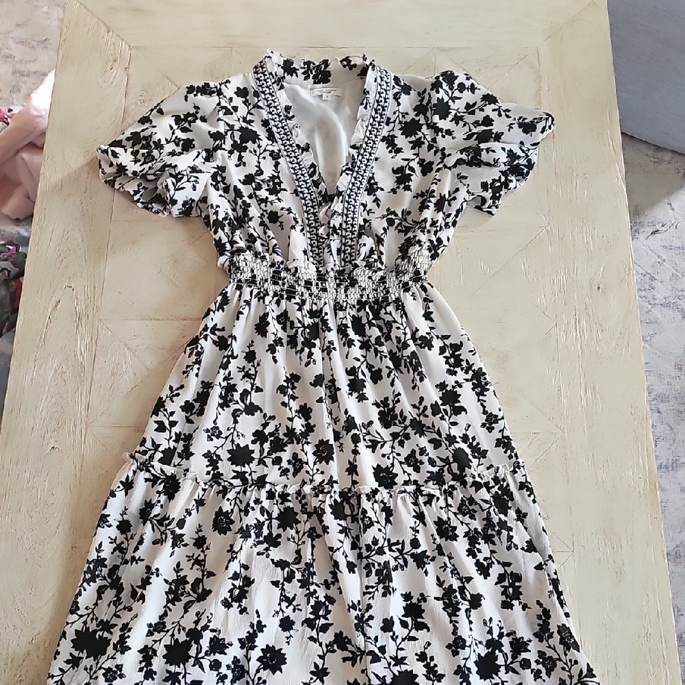 Max Studio Monochrome Floral Blouse